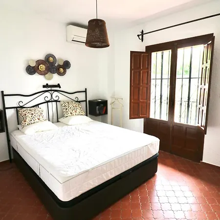 아파트 Nueva 21 Menyber 네르하