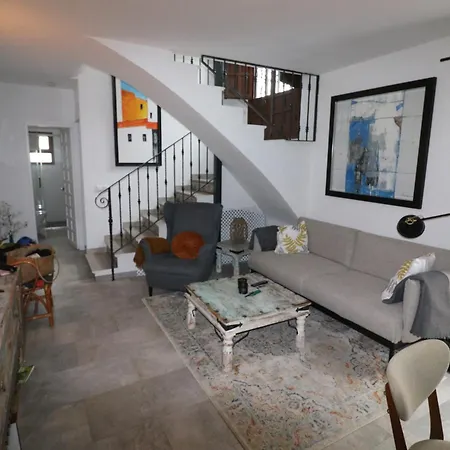 Nueva 21 Menyber 아파트 네르하